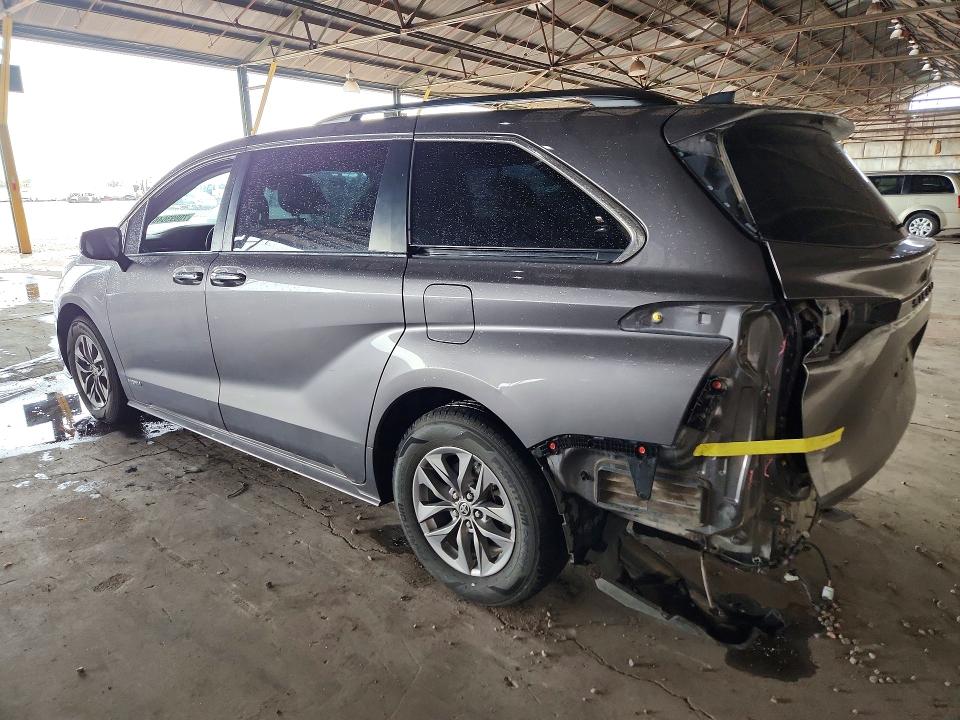 Auction sale of the 2021 Toyota Sienna, vin: 5TDYRKEC4MS062575, lot number: 70893646