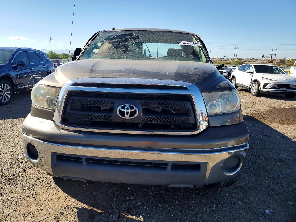70565706 :رقم المزاد ، 5TFRM5F10BX023216 vin ، 2011 Toyota Tundra مزاد بيع