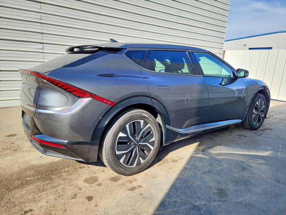 Продажа на аукционе авто 2023 Kia Ev6, vin: KNDC34LA9P5111630, номер лота: 70525026