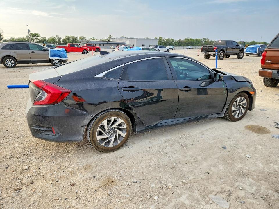 69882886 :رقم المزاد ، 2HGFC2F73JH547506 vin ، 2018 Honda Civic مزاد بيع