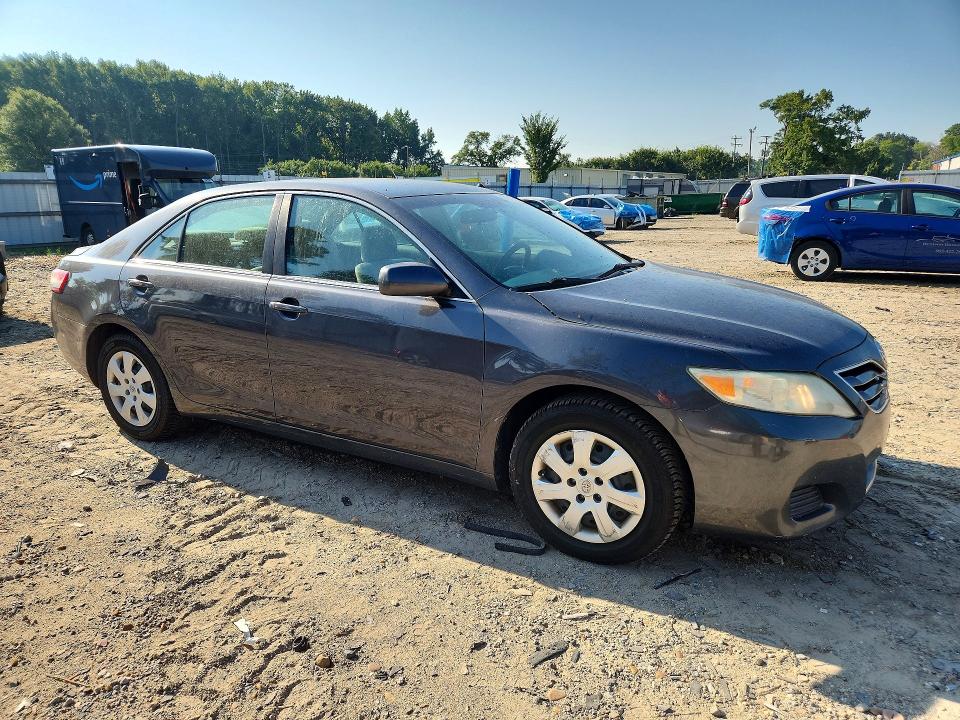 67074556 :رقم المزاد ، 4T1BF3EK2AU103882 vin ، 2010 Toyota Camry مزاد بيع