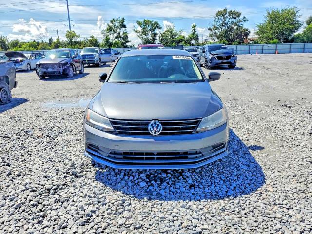 68443666 :رقم المزاد ، 3VWD17AJ4FM305566 vin ، 2015 Volkswagen Jetta مزاد بيع