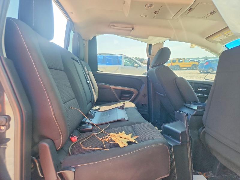 2015 Nissan Titan მანქანა იყიდება აუქციონზე, vin: 1N6AA0EC7FN504638, აუქციონის ნომერი: 67565916