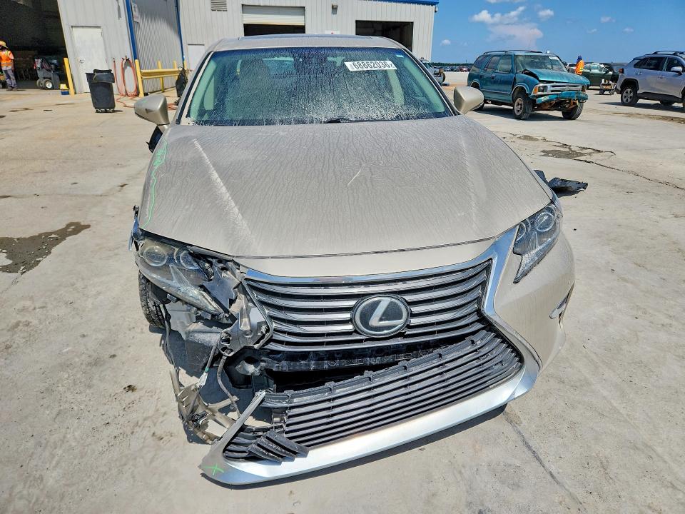 68862036 :رقم المزاد ، 58ABK1GG6GU008302 vin ، 2016 Lexus Es مزاد بيع