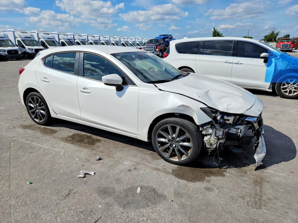 Продаж на аукціоні авто 2018 Mazda 3, vin: 3MZBN1L37JM271297, номер лоту: 70529516