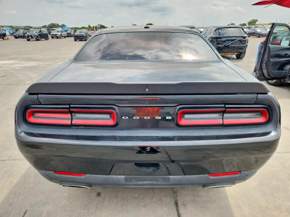 67729196 :رقم المزاد ، 2C3CDZAG0JH132498 vin ، 2018 Dodge Challenger مزاد بيع