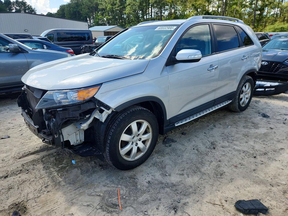 2013 Kia Sorento მანქანა იყიდება აუქციონზე, vin: 5XYKT4A25DG328795, აუქციონის ნომერი: 68832986