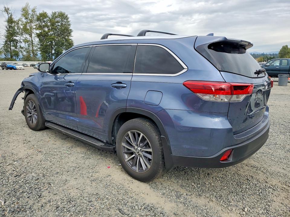 70635646 :رقم المزاد ، 5TDJZRFH3JS833379 vin ، 2018 Toyota Highlander مزاد بيع
