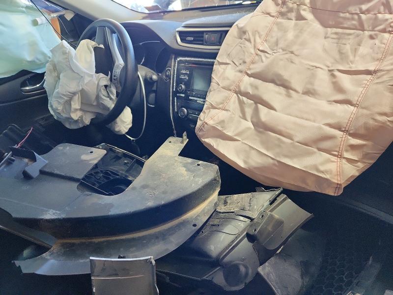 68174886 :رقم المزاد ، 5N1AT2MV0FC750854 vin ، 2015 Nissan Rogue مزاد بيع