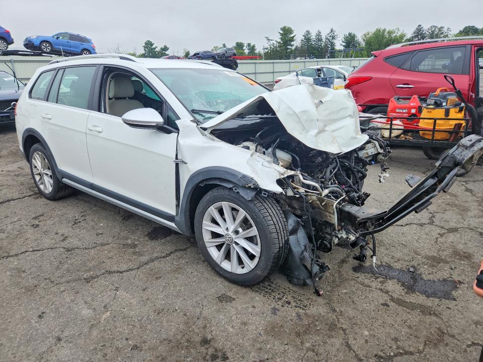 Продажа на аукционе авто 2017 Volkswagen Golf Alltrack, vin: 3VWM17AU9HM525024, номер лота: 67611996
