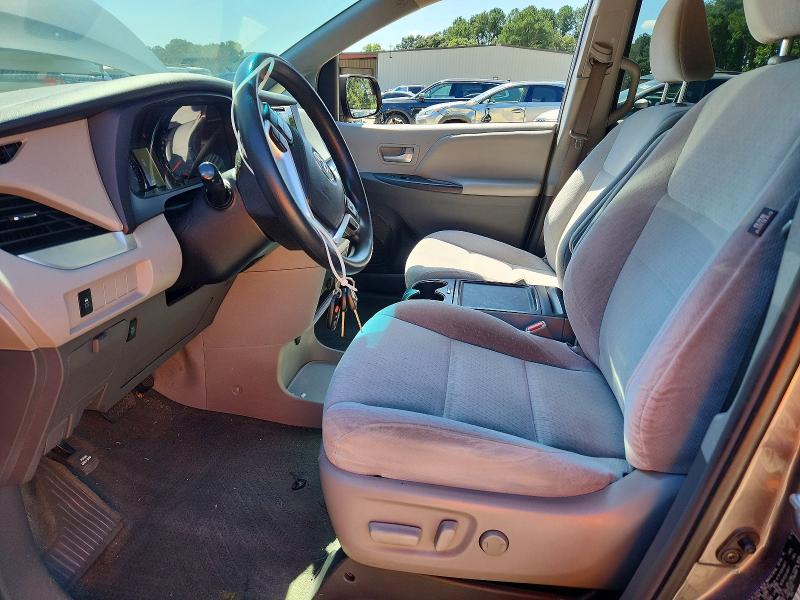 69177046 :رقم المزاد ، 5TDKK3DCXGS736492 vin ، 2016 Toyota Sienna مزاد بيع