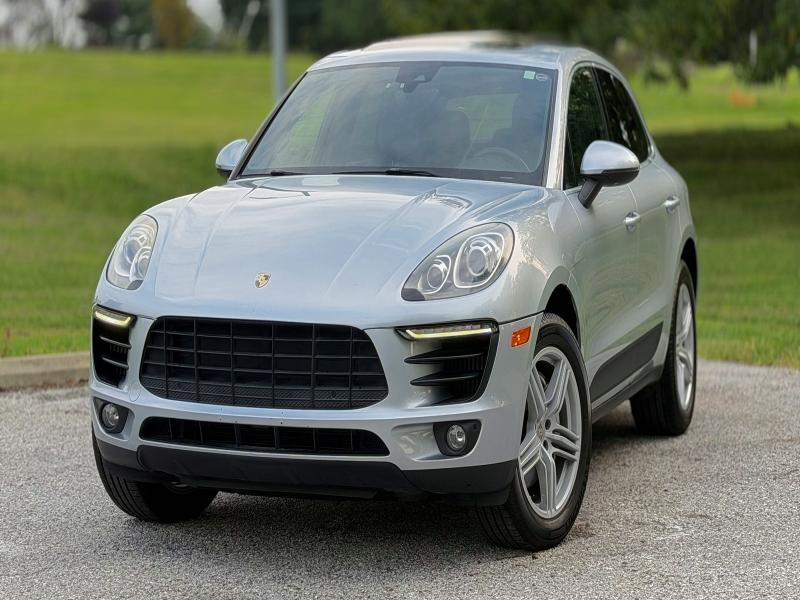 Auction sale of the 2017 Porsche Macan, vin: WP1AB2A56HLB10242, lot number: 68217656