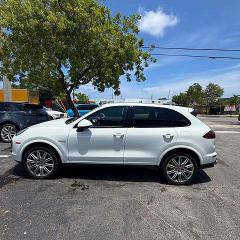 Aukcja sprzedaży 2017 Porsche Cayenne, vin: WP1AE2A26HLA70970, numer aukcji: 71175806