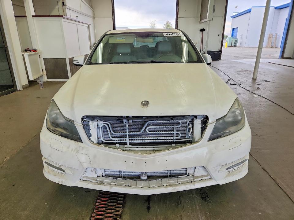 69571416 :رقم المزاد ، WDDGF4HB5DR253980 vin ، 2013 Mercedes-benz C مزاد بيع