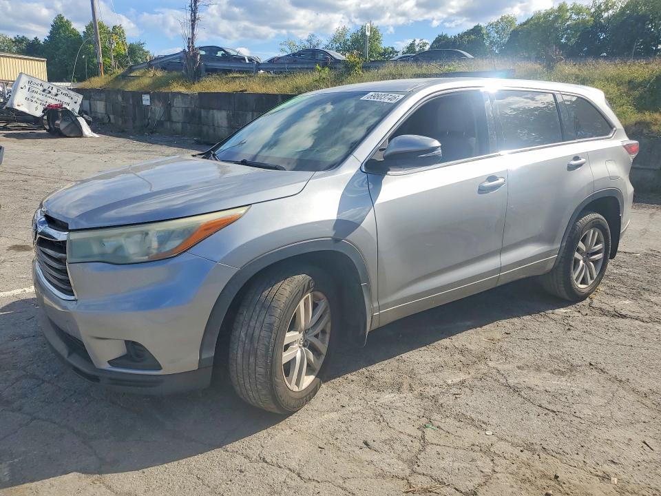 Auction sale of the 2015 Toyota Highlander, vin: 5TDBKRFH0FS140513, lot number: 69803746