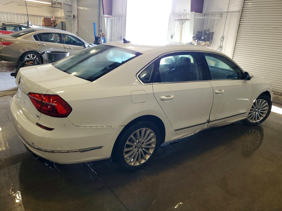 65949536 :رقم المزاد ، 1VWBT7A33GC010870 vin ، 2016 Volkswagen Passat مزاد بيع