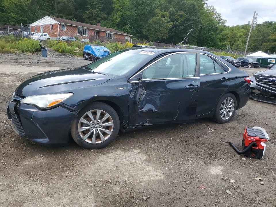 2015 Toyota Camry Hybrid მანქანა იყიდება აუქციონზე, vin: 4T1BD1FKXFU154367, აუქციონის ნომერი: 69695896
