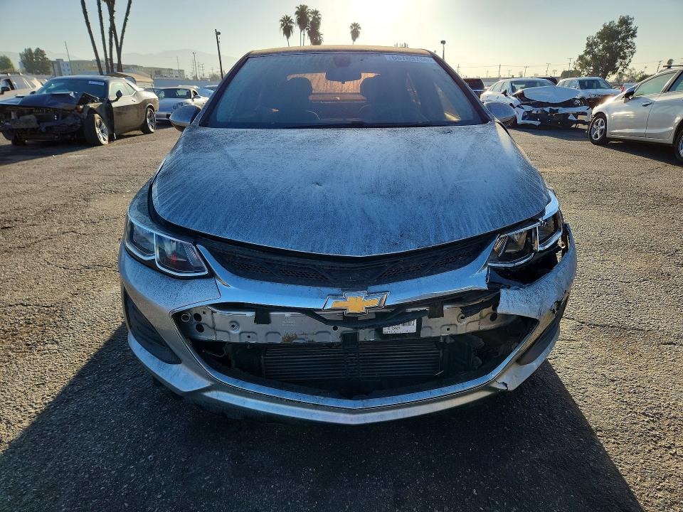 66769766 :رقم المزاد ، 1G1BC5SM1K7126013 vin ، 2019 Chevrolet Cruze مزاد بيع