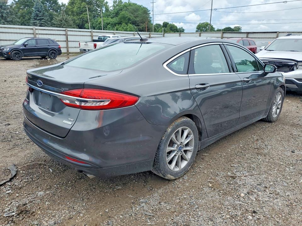 67624056 :رقم المزاد ، 3FA6P0HD9HR405563 vin ، 2017 Ford Fusion مزاد بيع