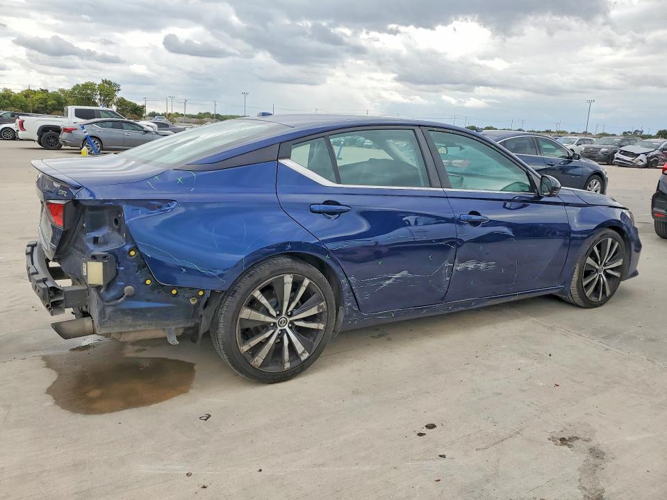 2021 Nissan Altima მანქანა იყიდება აუქციონზე, vin: 1N4AL4CV9MN326131, აუქციონის ნომერი: 70940086
