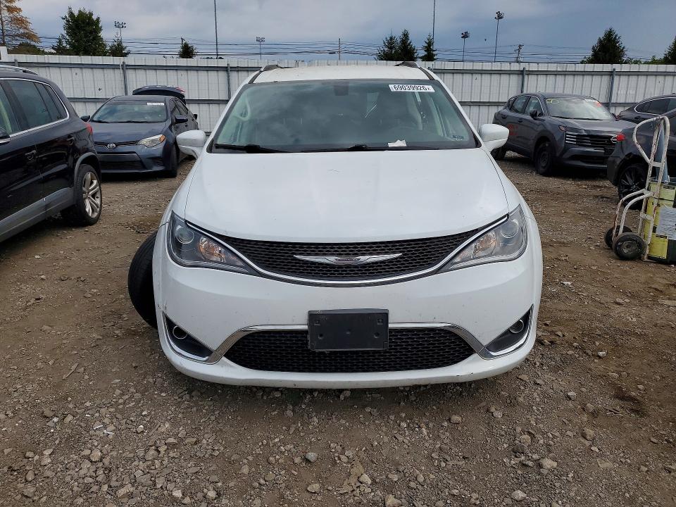 69039926 :رقم المزاد ، 2C4RC1BG0JR124291 vin ، 2018 Chrysler Pacifica مزاد بيع
