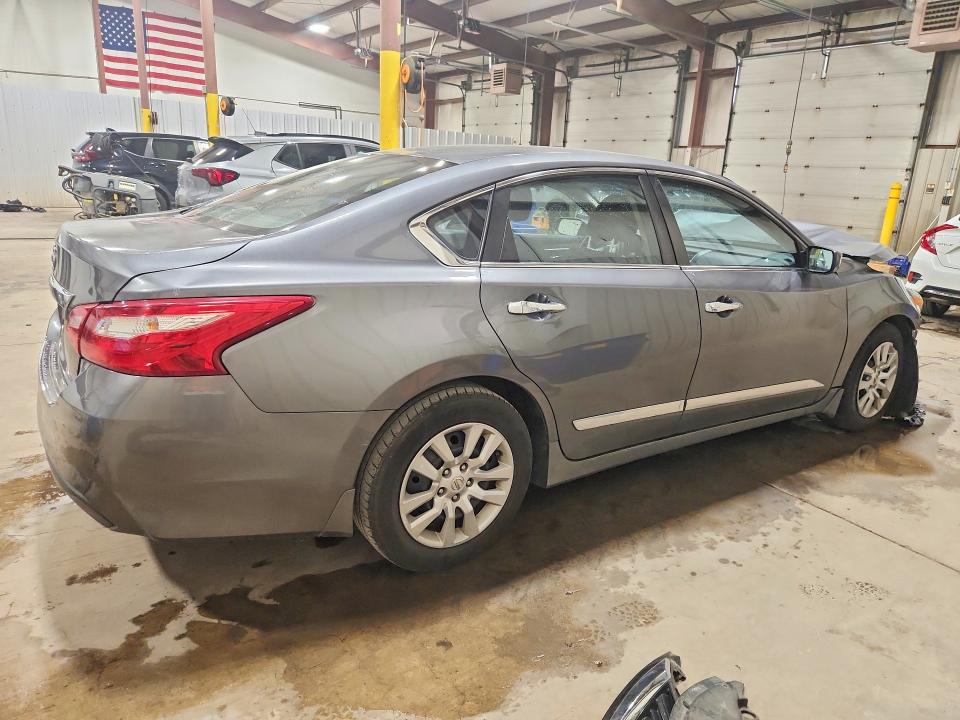 Продаж на аукціоні авто 2017 Nissan Altima, vin: 1N4AL3APXHC256817, номер лоту: 68885996