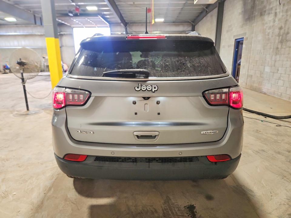 68985056 :رقم المزاد ، 3C4NJDBB2JT263586 vin ، 2018 Jeep Compass مزاد بيع