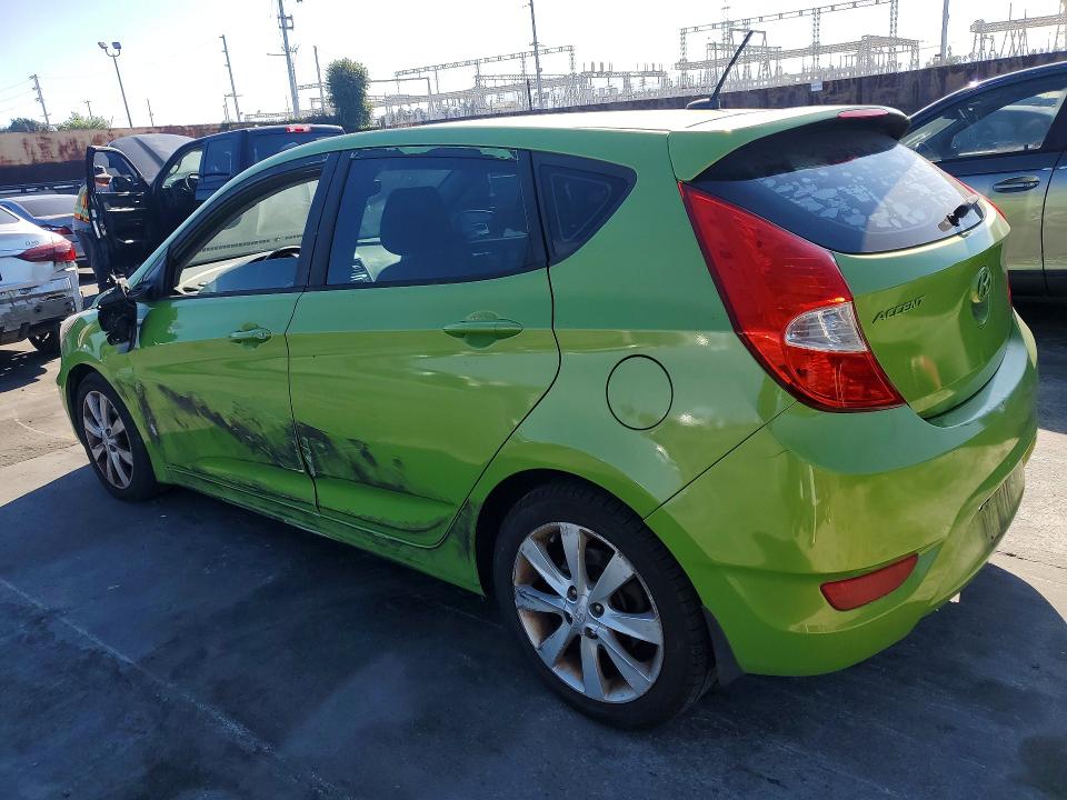 69730666 :رقم المزاد ، KMHCU5AE7DU108019 vin ، 2013 Hyundai Accent مزاد بيع