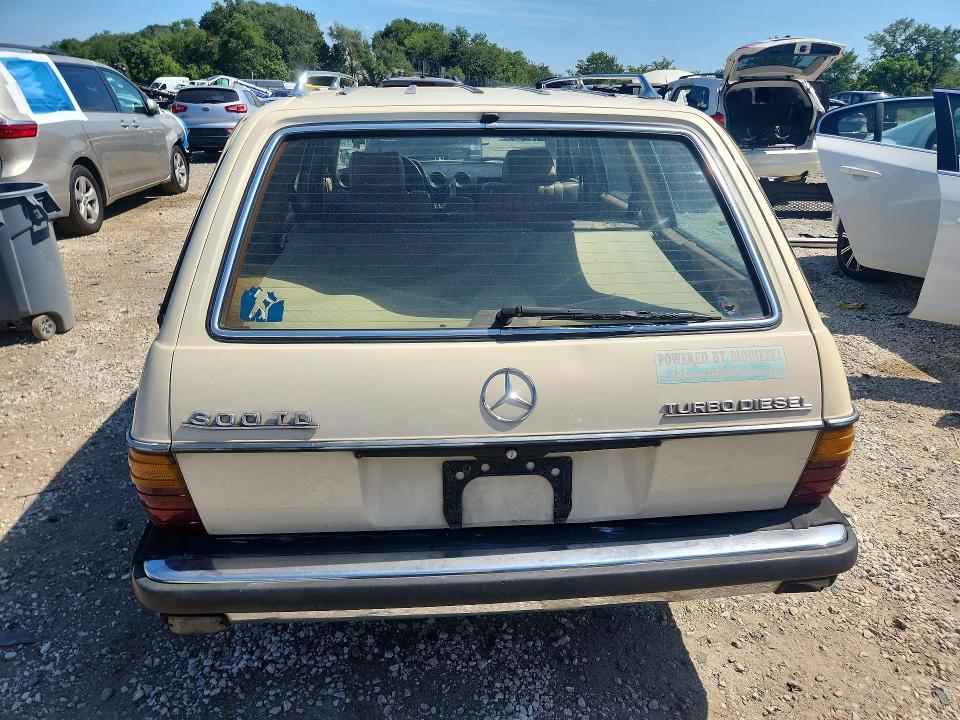 68338776 :رقم المزاد ، WDBAB93C9FF031146 vin ، 1985 Mercedes-benz 300 مزاد بيع