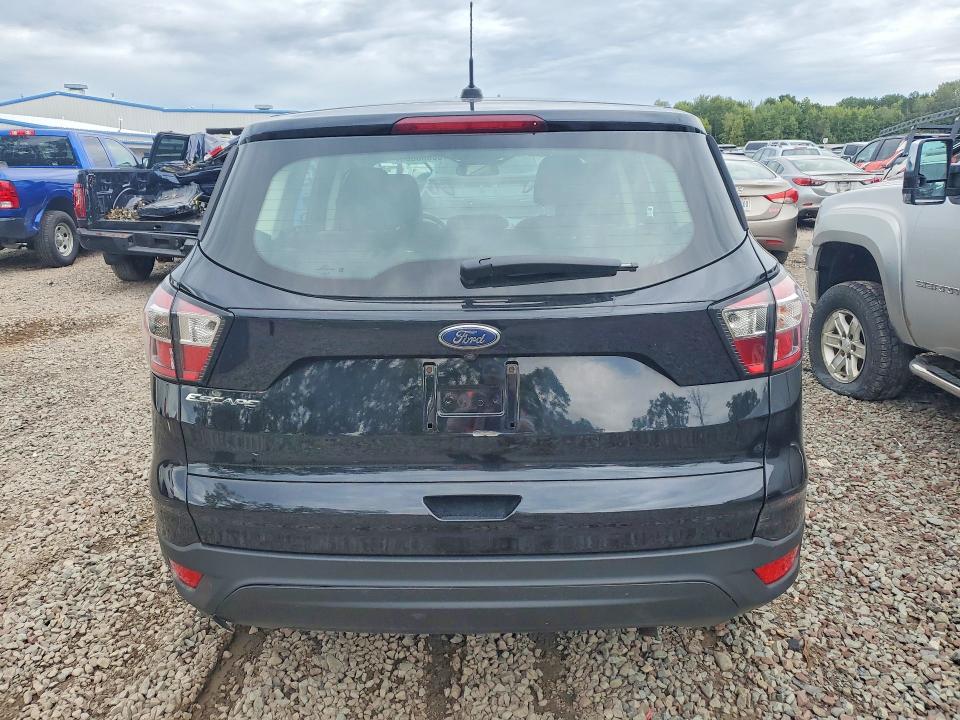 2017 Ford Escape მანქანა იყიდება აუქციონზე, vin: 1FMCU0F79HUE28610, აუქციონის ნომერი: 68883806