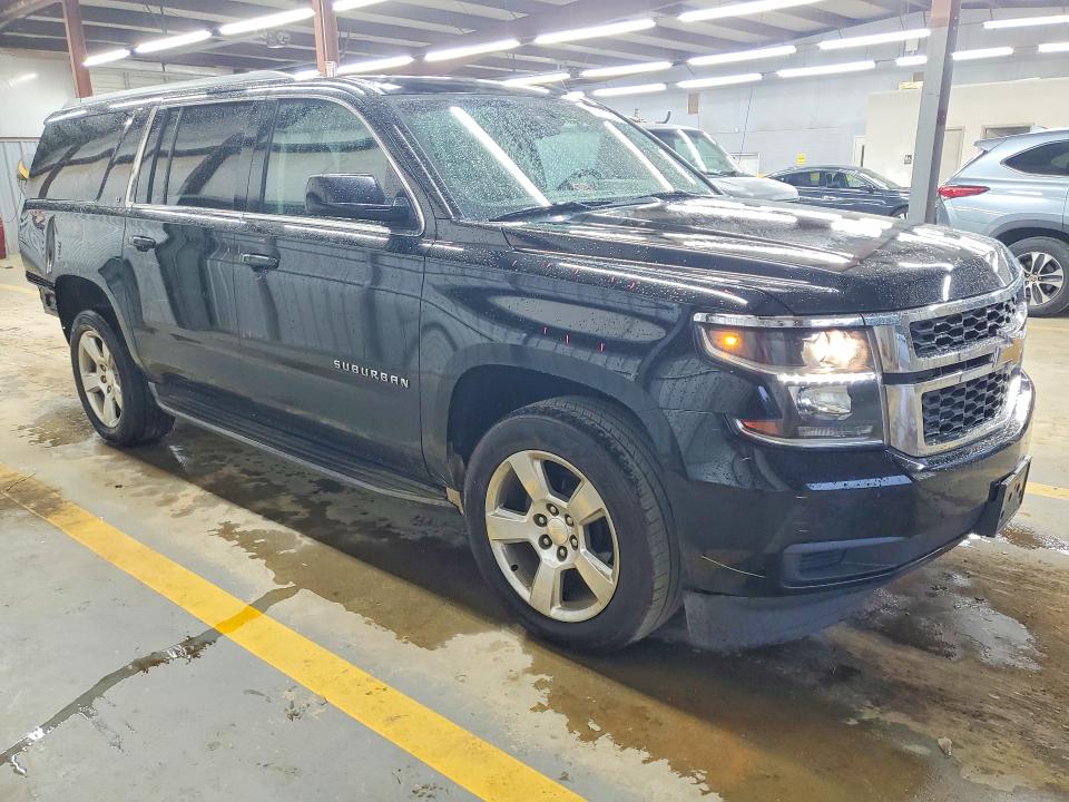 2015 Chevrolet Suburban მანქანა იყიდება აუქციონზე, vin: 1GNSKJKC8FR289155, აუქციონის ნომერი: 69153036