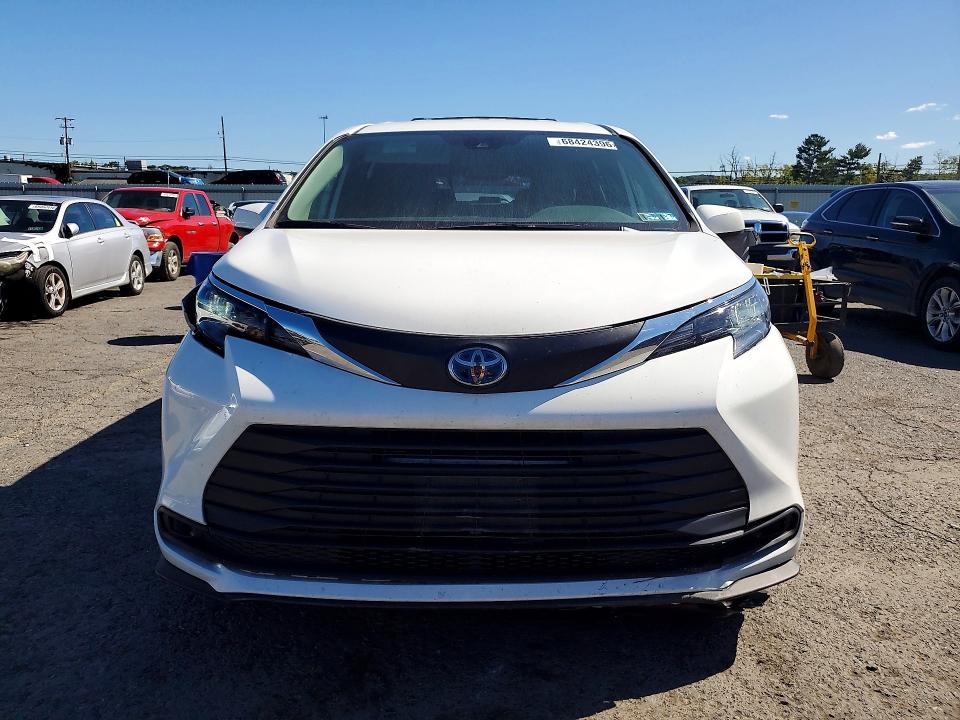 68424396 :رقم المزاد ، 5TDKSKFC1SS158265 vin ، 2025 Toyota Sienna مزاد بيع