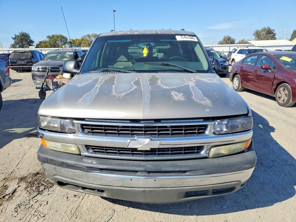 Продаж на аукціоні авто 2003 Chevrolet Suburban, vin: 1GNEC16T43J200342, номер лоту: 70464506
