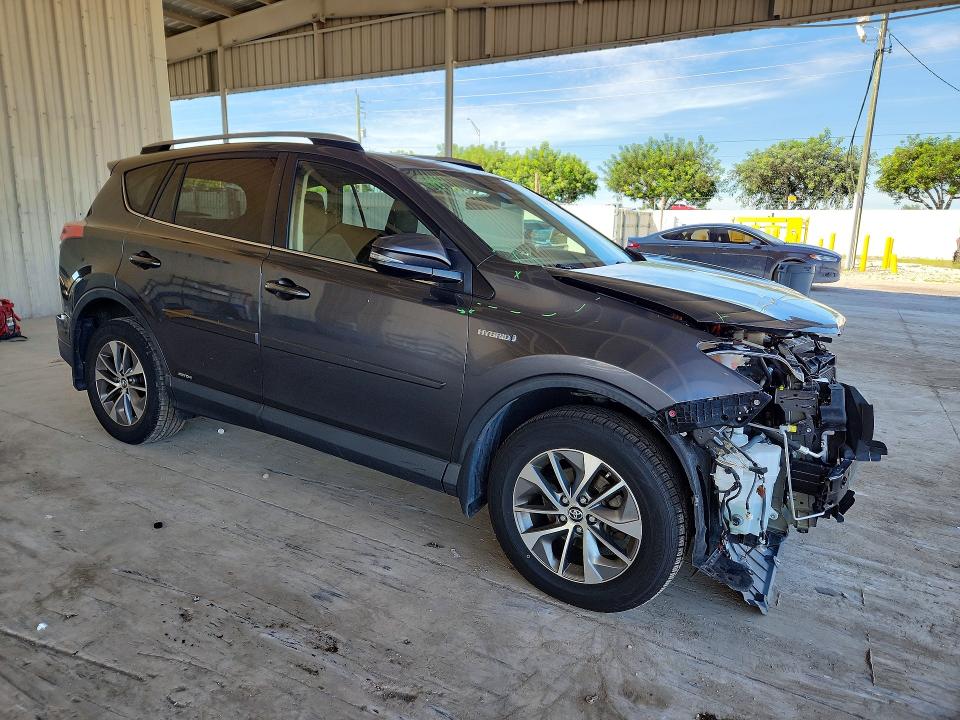 70693146 :رقم المزاد ، JTMRJREV5HD070272 vin ، 2017 Toyota Rav4 Hybrid مزاد بيع