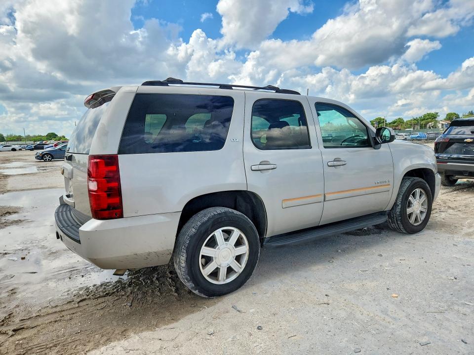 Auction sale of the 2007 Chevrolet Tahoe, vin: 1GNFC13JX7R256249        , lot number: 69137236