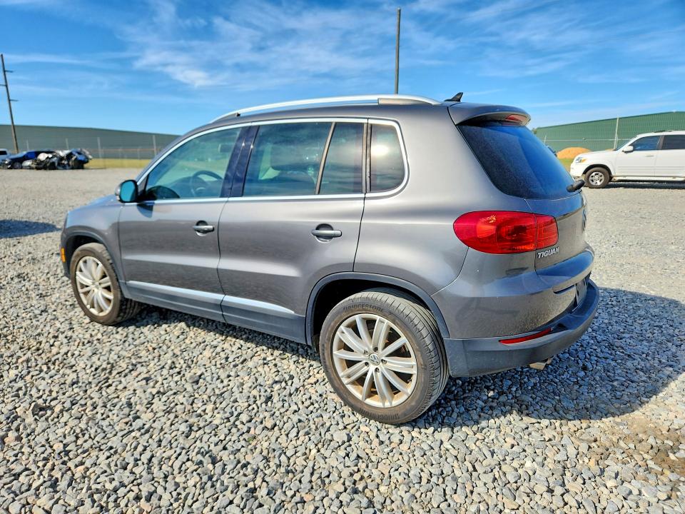 70566126 :رقم المزاد ، WVGAV3AX5EW625416 vin ، 2014 Volkswagen Tiguan مزاد بيع