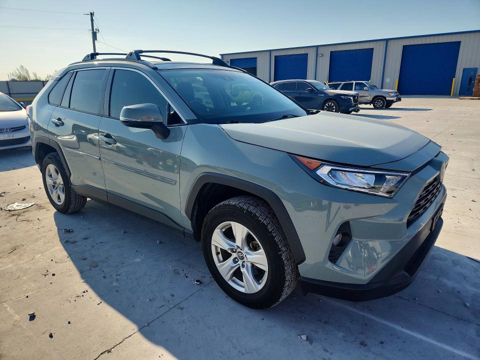 2020 Toyota Rav4 მანქანა იყიდება აუქციონზე, vin: 2T3W1RFV9LW074824, აუქციონის ნომერი: 69090216