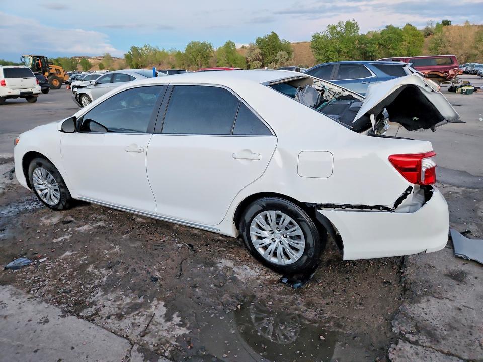 68877906 :رقم المزاد ، 4T1BF1FK8EU419974 vin ، 2014 Toyota Camry مزاد بيع