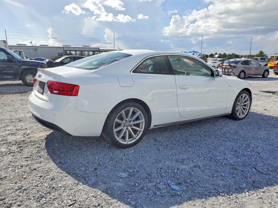 69686726 :رقم المزاد ، WAUHGAFR8HA000504 vin ، 2017 Audi A5 مزاد بيع