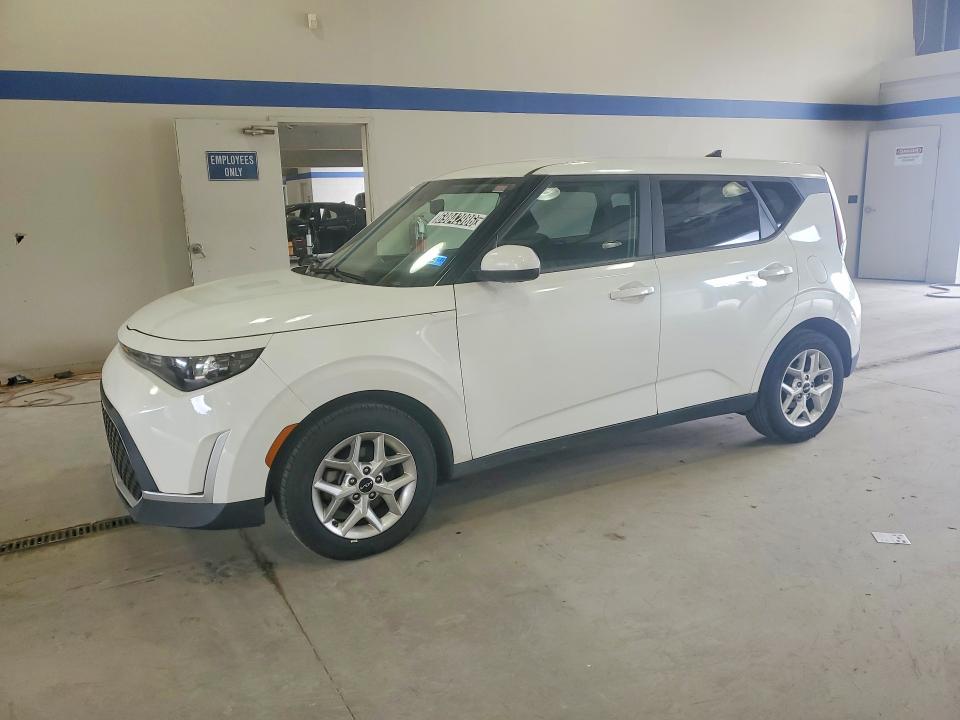 69842986 :رقم المزاد ، KNDJ23AU4P7876184 vin ، 2023 Kia Soul مزاد بيع