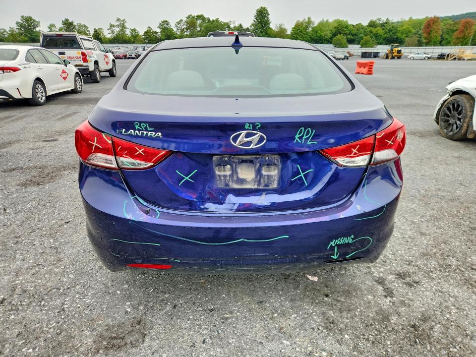 2011 Hyundai Elantra მანქანა იყიდება აუქციონზე, vin: 5NPDH4AE2BH061044, აუქციონის ნომერი: 69791346