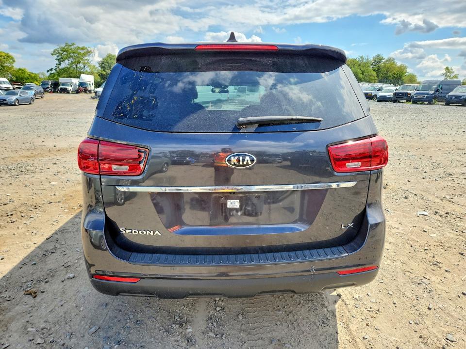 59410126 :رقم المزاد ، KNDMB5C10L6598105 vin ، 2020 Kia Sedona مزاد بيع