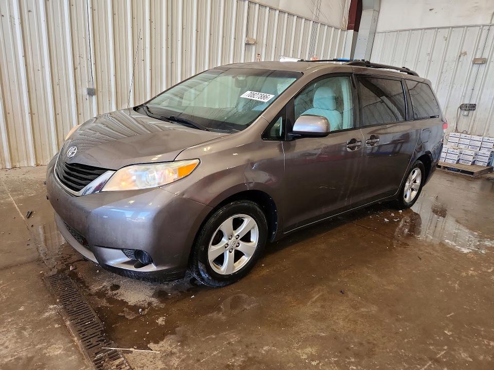 Продажа на аукционе авто 2011 Toyota Sienna, vin: 5TDKK3DC0BS036926, номер лота: 70827886