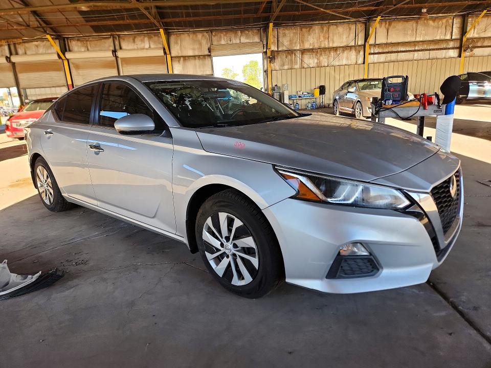 2021 Nissan Altima მანქანა იყიდება აუქციონზე, vin: 1N4BL4BV3MN352777, აუქციონის ნომერი: 69715226