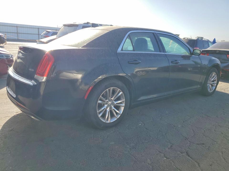 Auction sale of the 2017 Chrysler 300, vin: 2C3CCAAGXHH599653        , lot number: 68800736
