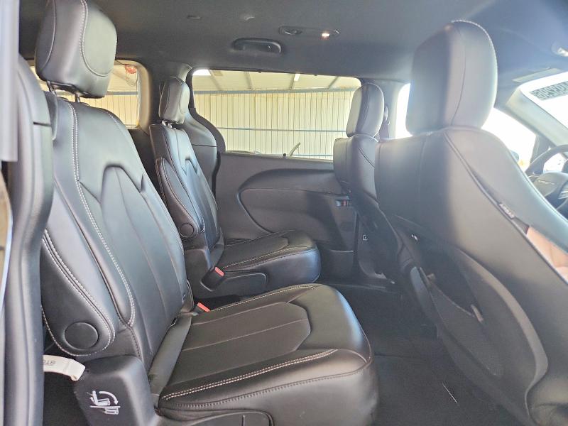 68493296 :رقم المزاد ، 2C4RC1BG4VR571857 vin ، 2027 Chrysler Pacifica مزاد بيع