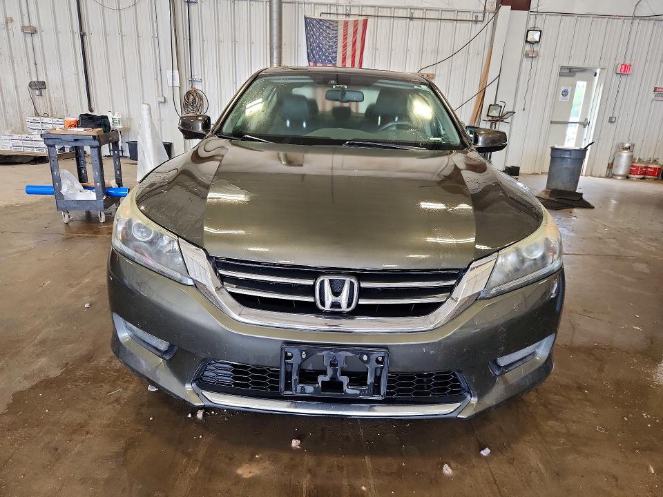 69318836 :رقم المزاد ، 1HGCR2F80FA038327 vin ، 2015 Honda Accord مزاد بيع