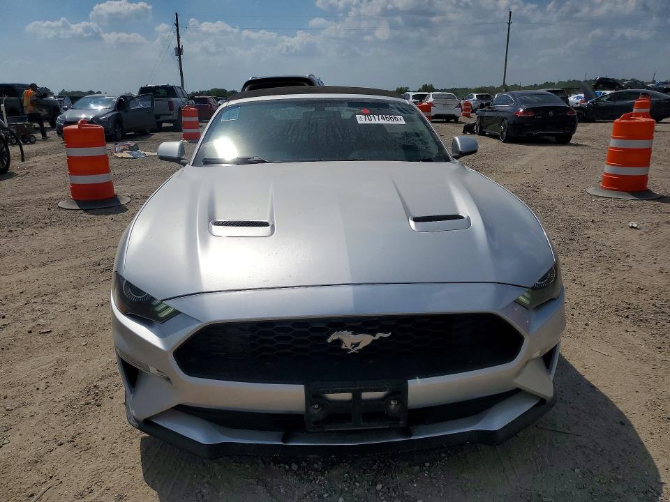 70174666 :رقم المزاد ، 1FATP8UH0J5111617 vin ، 2018 Ford Mustang مزاد بيع