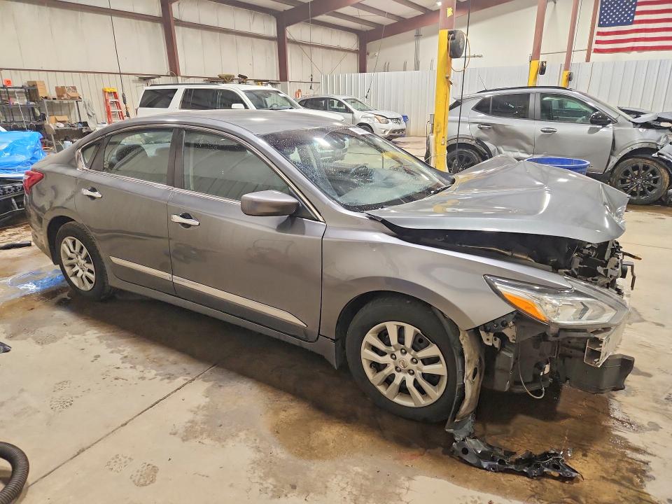 Продаж на аукціоні авто 2017 Nissan Altima, vin: 1N4AL3APXHC256817, номер лоту: 68885996