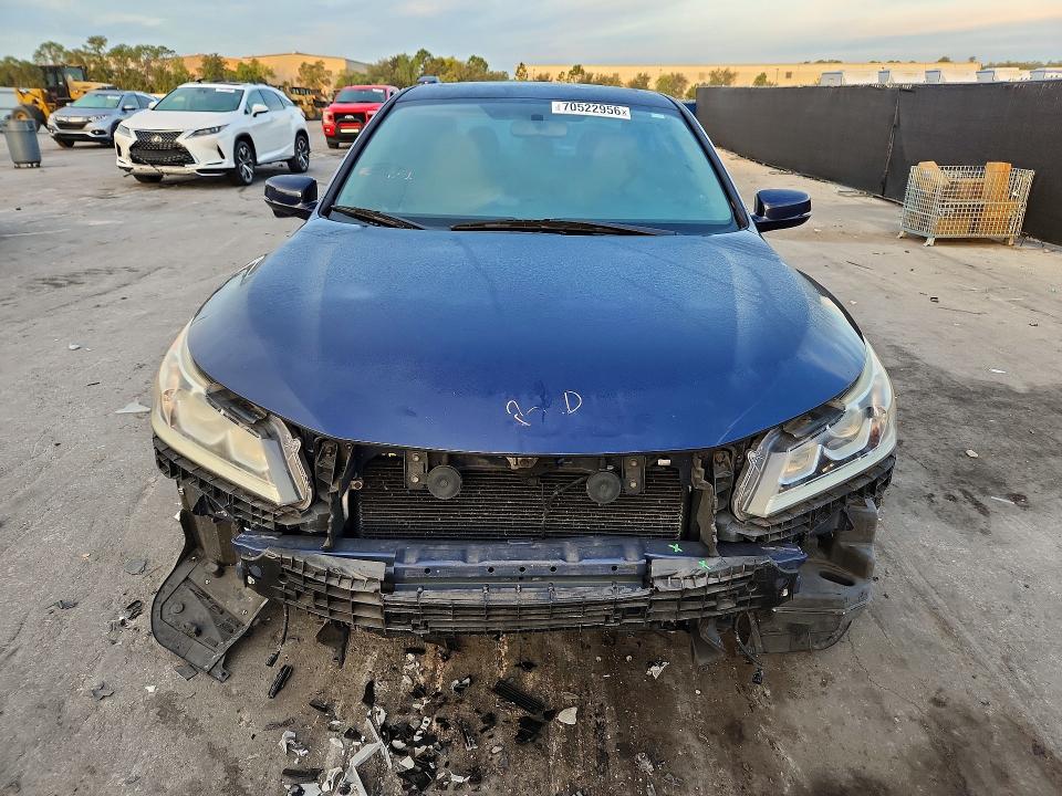 70522956 :رقم المزاد ، 1HGCR2F76HA028816 vin ، 2017 Honda Accord مزاد بيع
